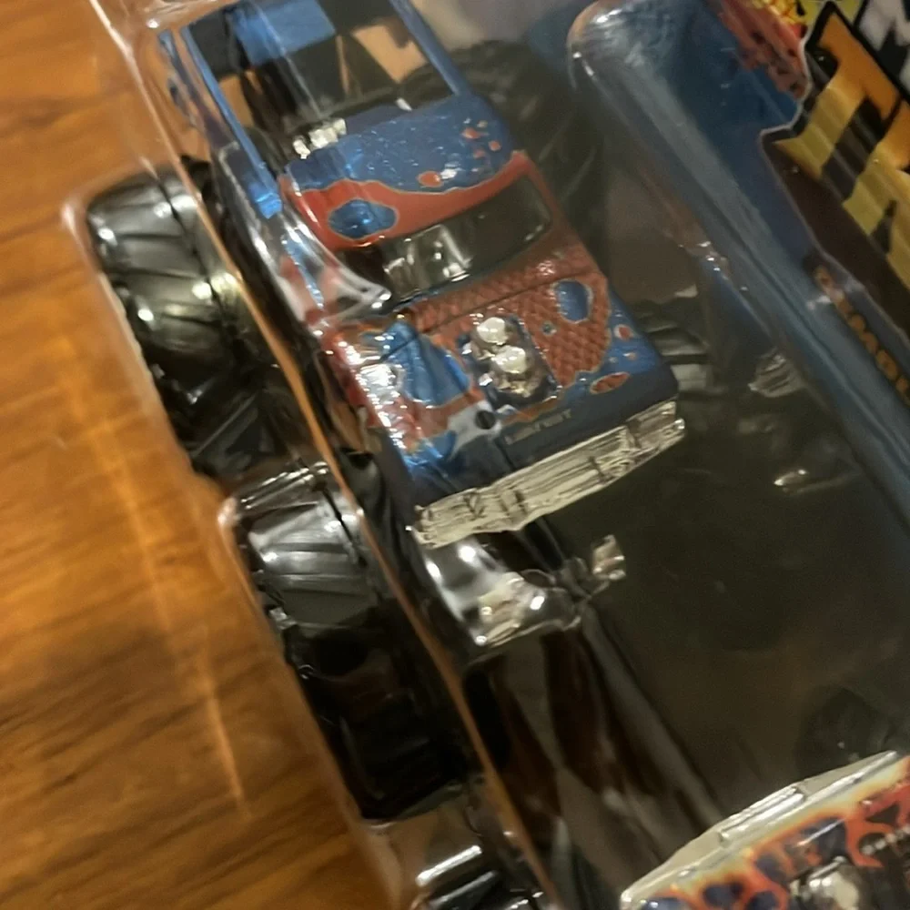 Hot Wheels Monster Truck Demolition Doubles Bigfoot Big Bite Big Foot Toy Truck